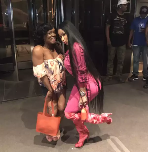 Nicki Minaj Poses in Pink Outfit with Friends in London (Photos)